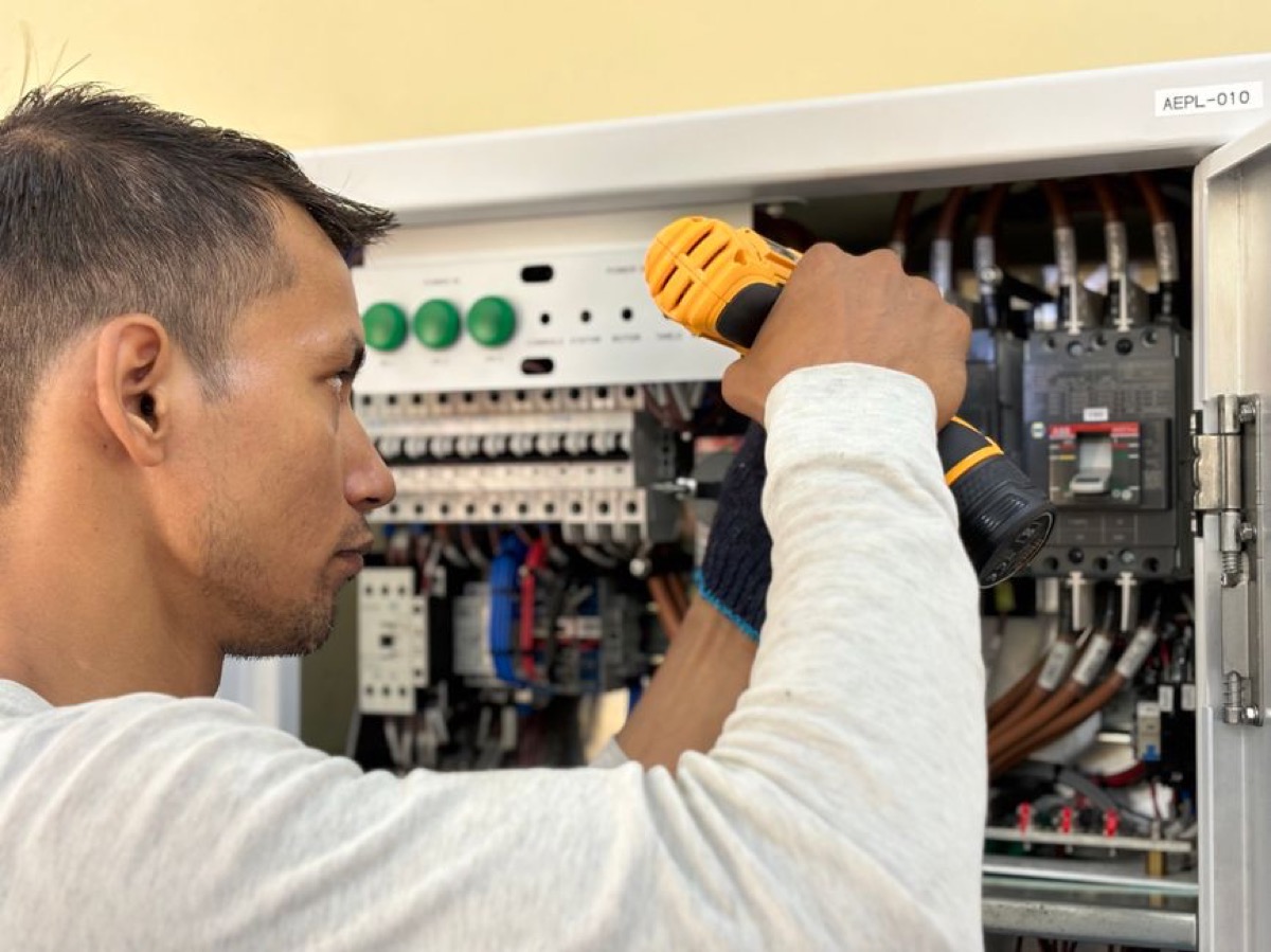 Trabajo terminado: Instalación eléctrica de local comercial en Circunvalación